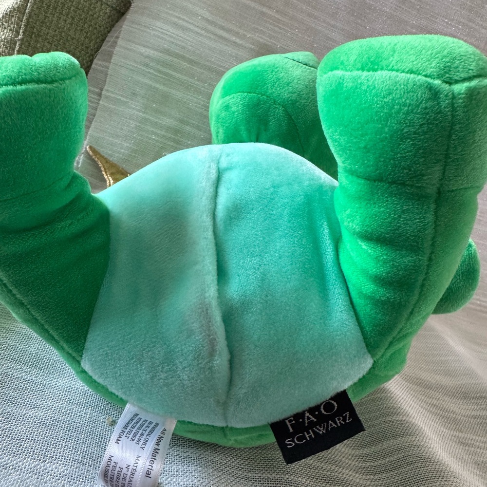 FAO Schwarz Dragon LED Light Up & Sound Plush Toy NEW requires batteries - Picture 8 of 11